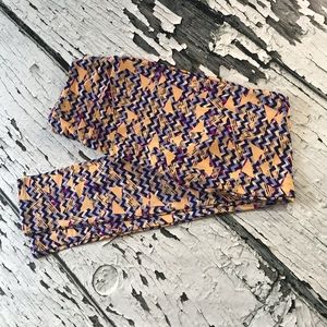 LuLaRoe NWOT OS Leggings Triangular chevron print